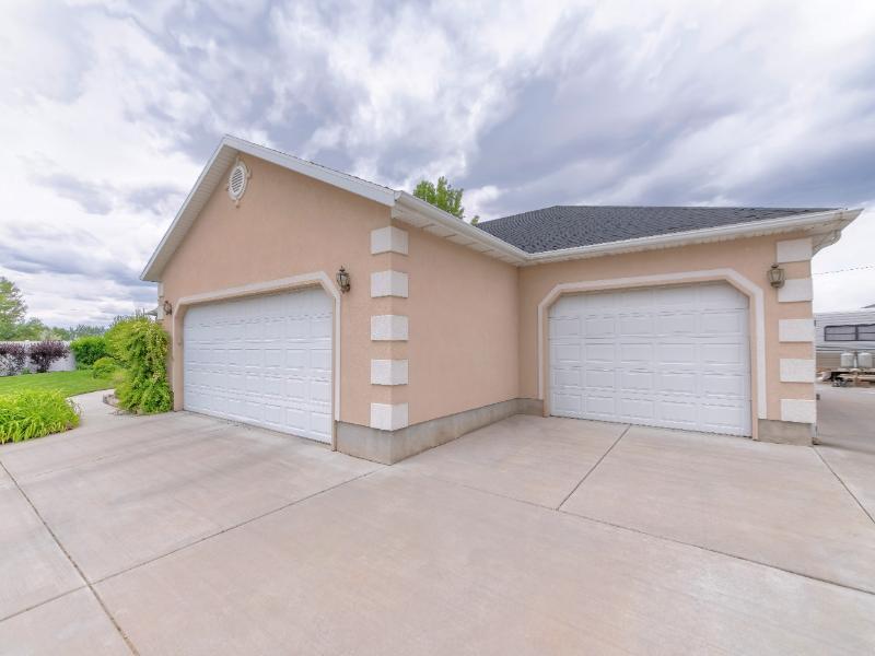 5 Ways to Design a Concrete Driveway for Your Garden City Home